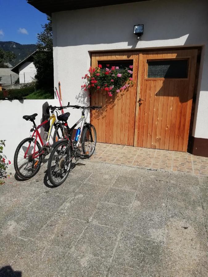 Apartma Pr' Vok Lesce  Exteriör bild